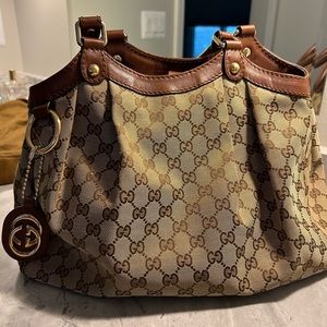 Gucci Sukey hobo bag
